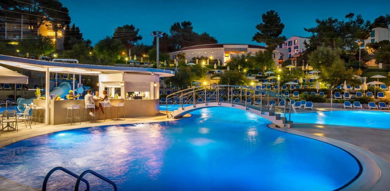 Maistra Select Riva Apartments Врсар Экстерьер фото