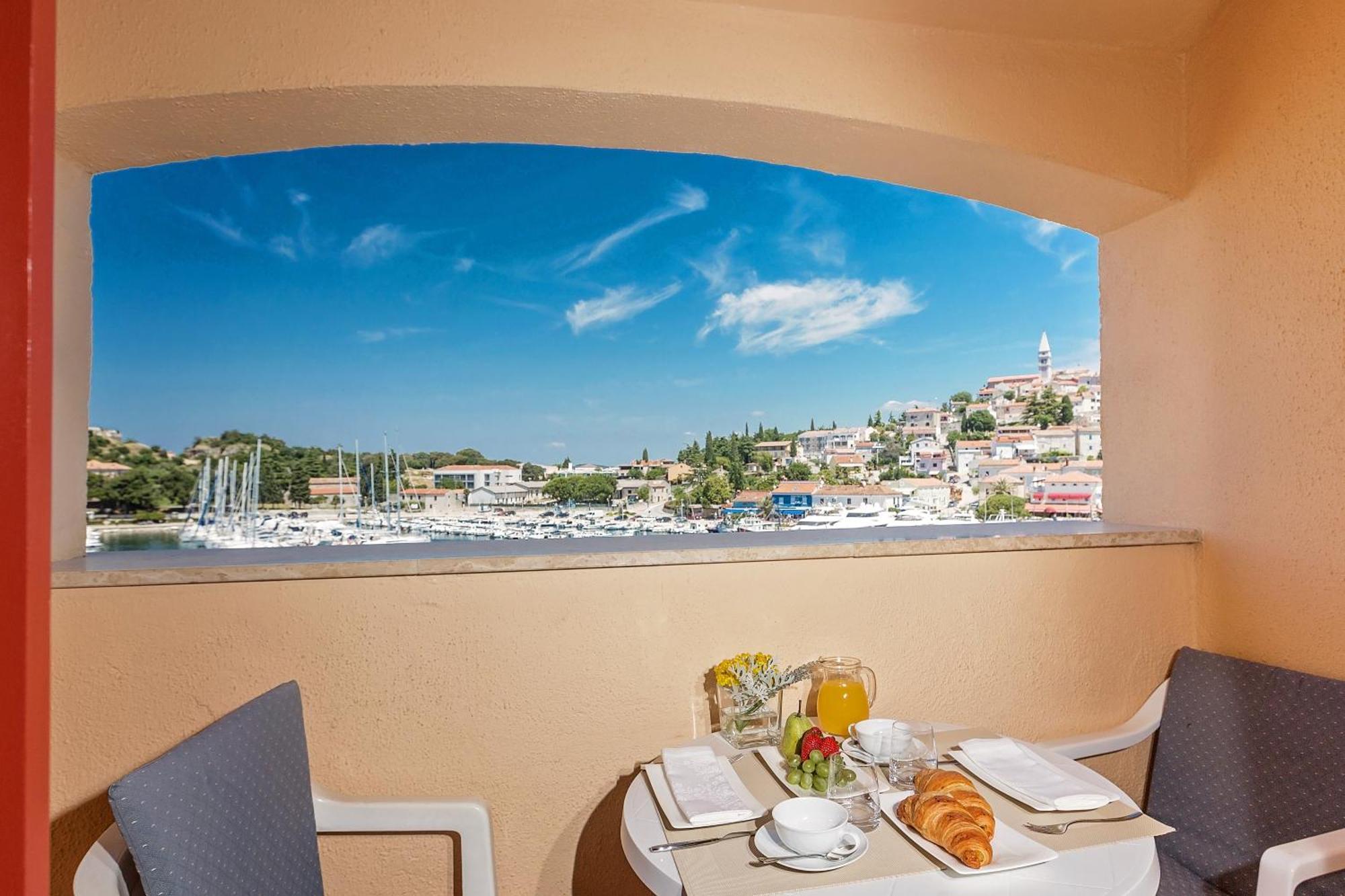 Maistra Select Riva Apartments Врсар Экстерьер фото