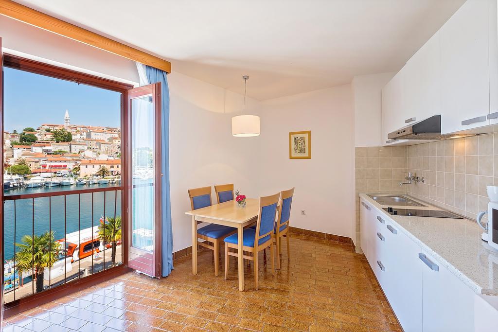 Maistra Select Riva Apartments Врсар Экстерьер фото